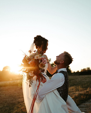 Podzimní svatba plná jiřin